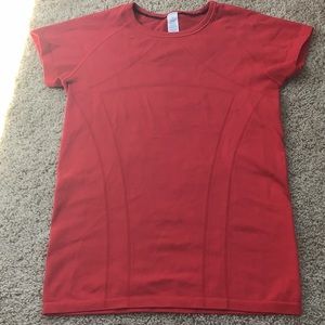 Red ivivva top